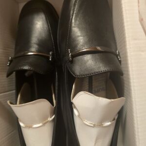 Easy Spirit Black and White Leather Loafers